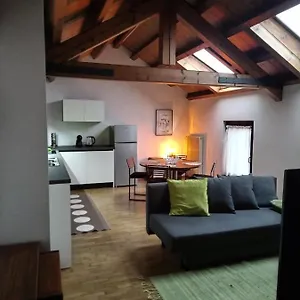 Appartamento Il Vicolo_carinissimo In Centro Storico, Zona Giorno Mansardata, Belluno